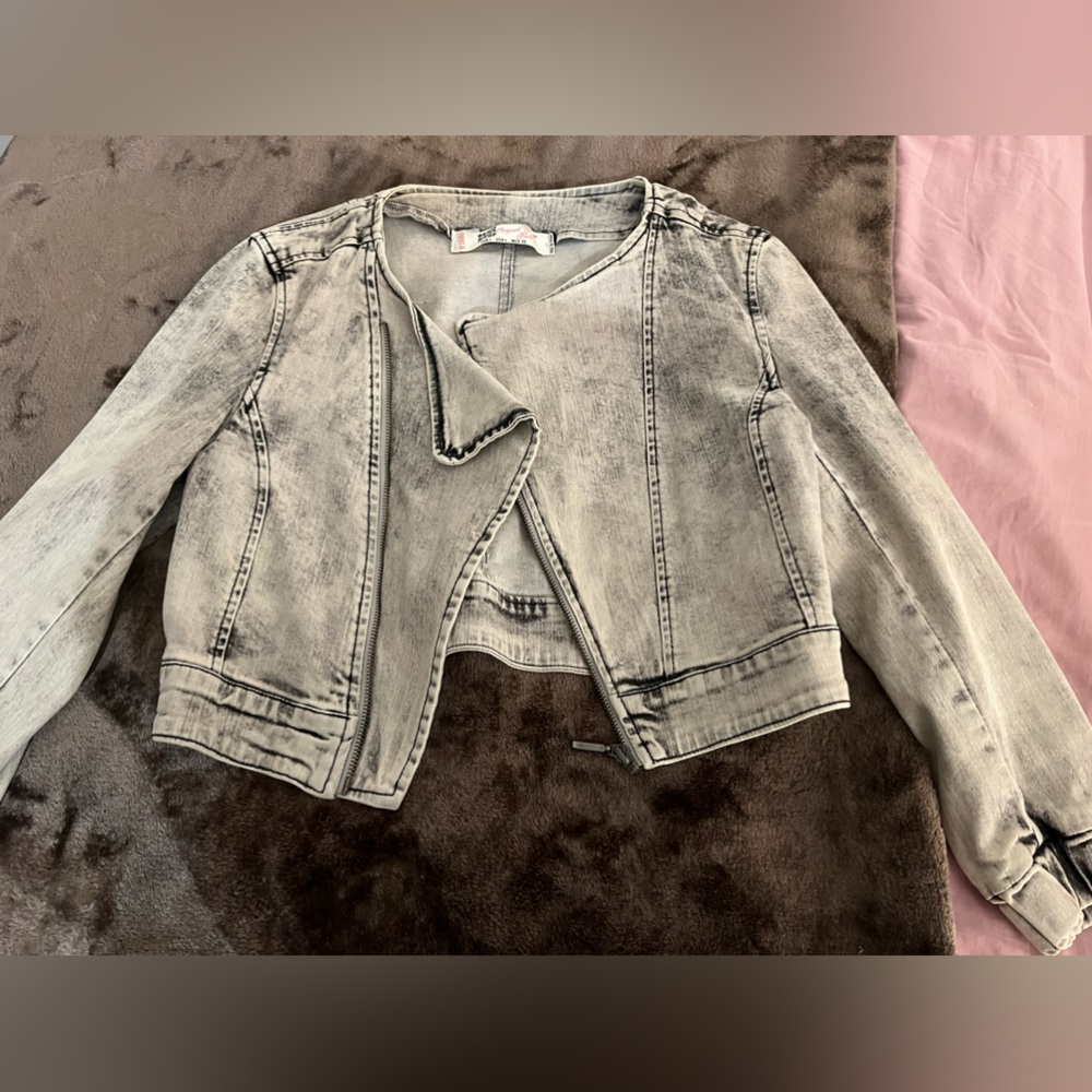 SUPER CUTE ZARA GREY JEAN JACKET